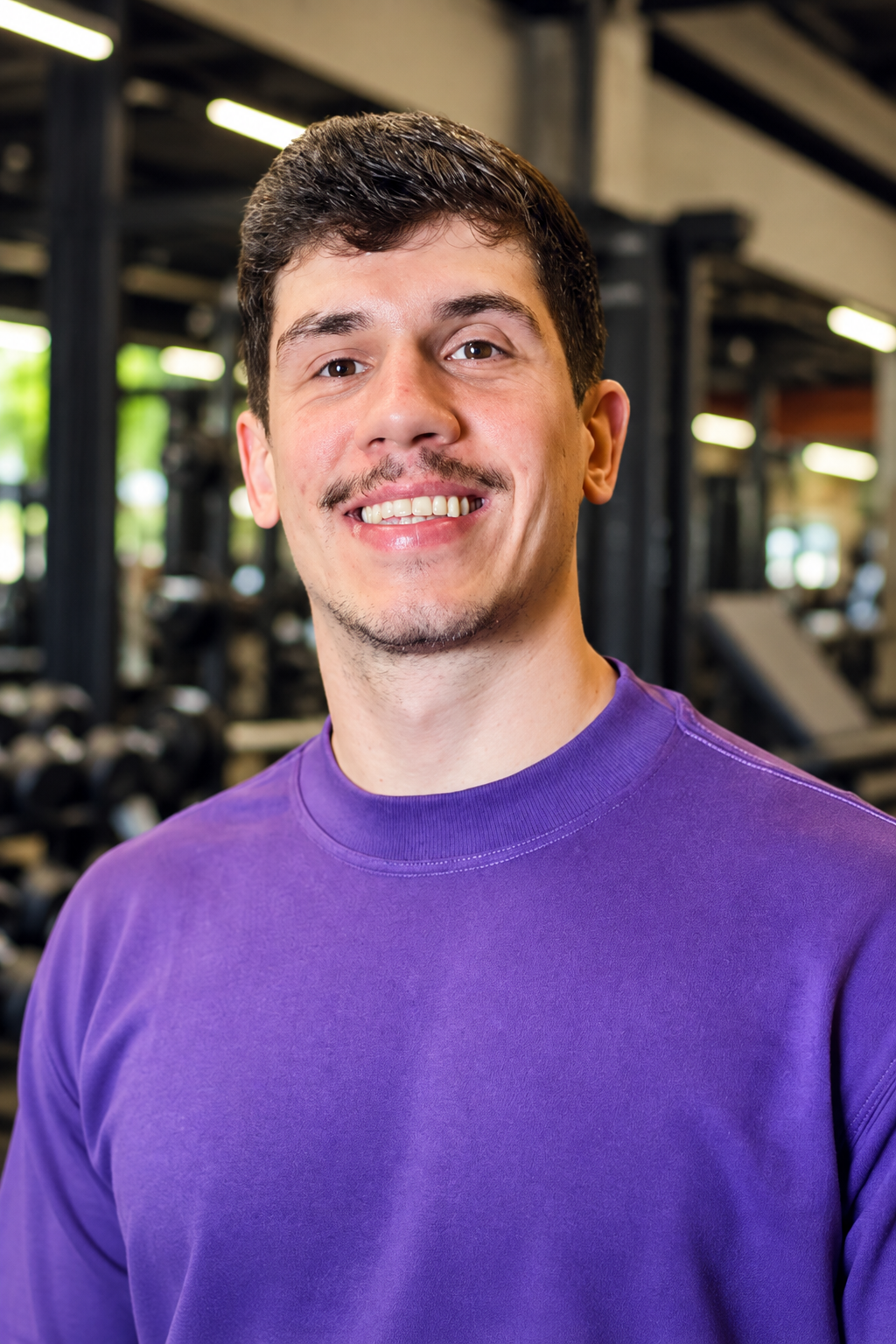 Pedro Romani em competição de fisiculturismo